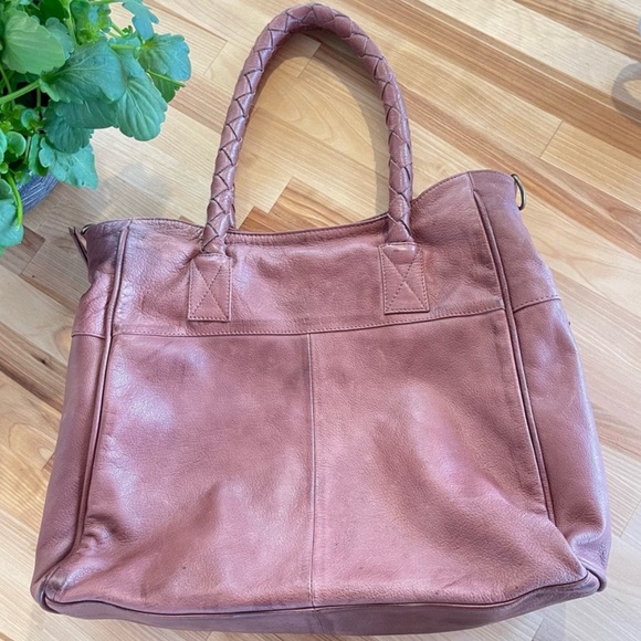 Beautiful! Anthropologie Day & Mood Phoebe leather bag! - Picture 3 of 8